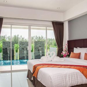 Deluxe Double Room Pool View